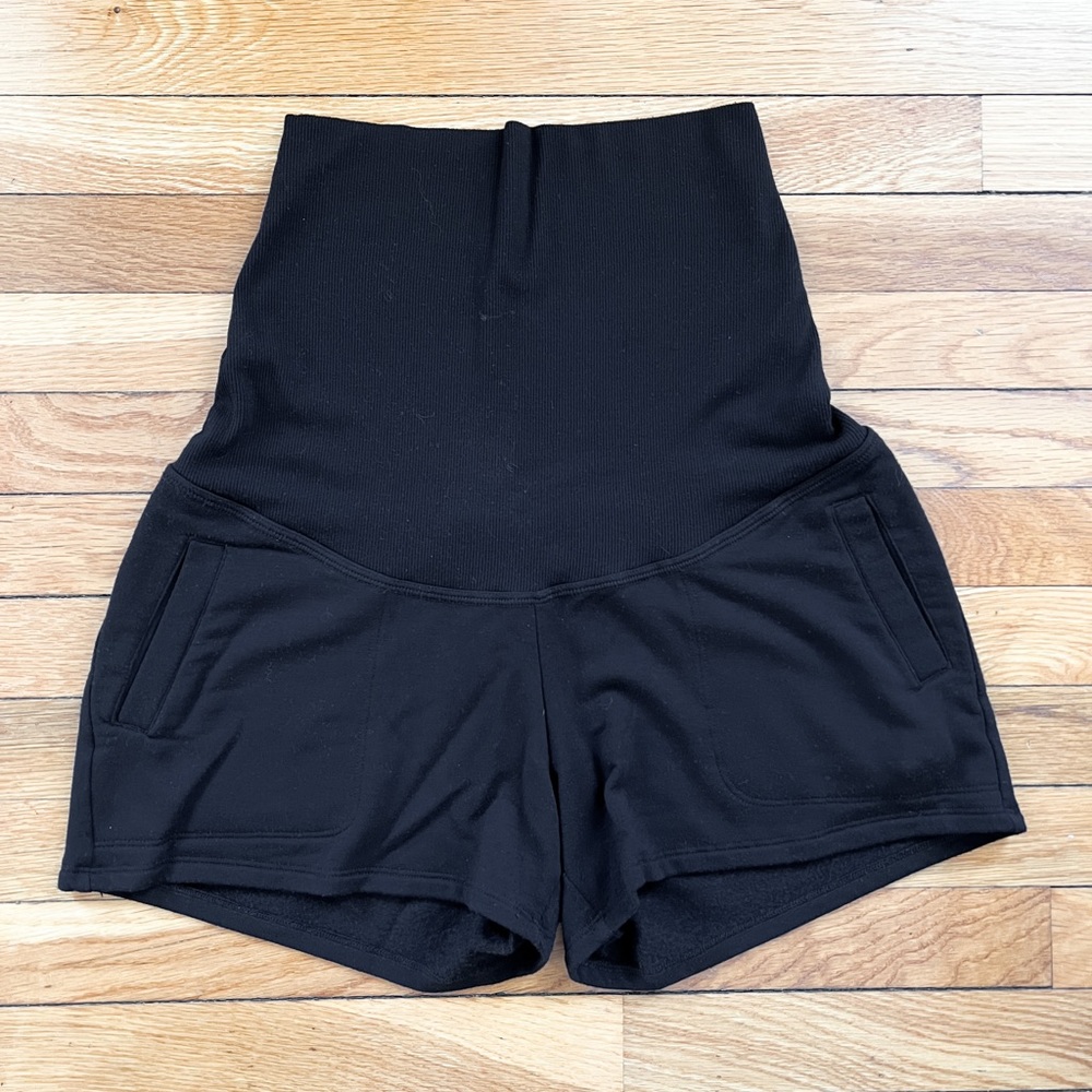 Beyond Yoga Maternity Foldover Shorts Size Small